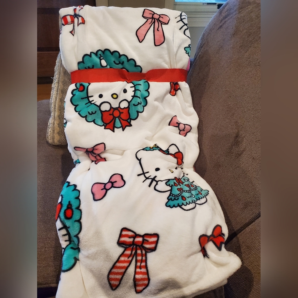 Holiday Wreath Hello Kitty Blanket-NWT